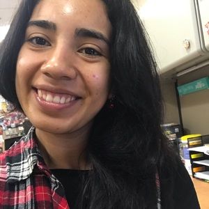 Meet your Posher, Rebeca